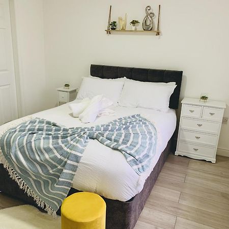 Modern & Cosy 2-Bed Apartment Near Nec, Airport & Jlr! Birmingham Room photo