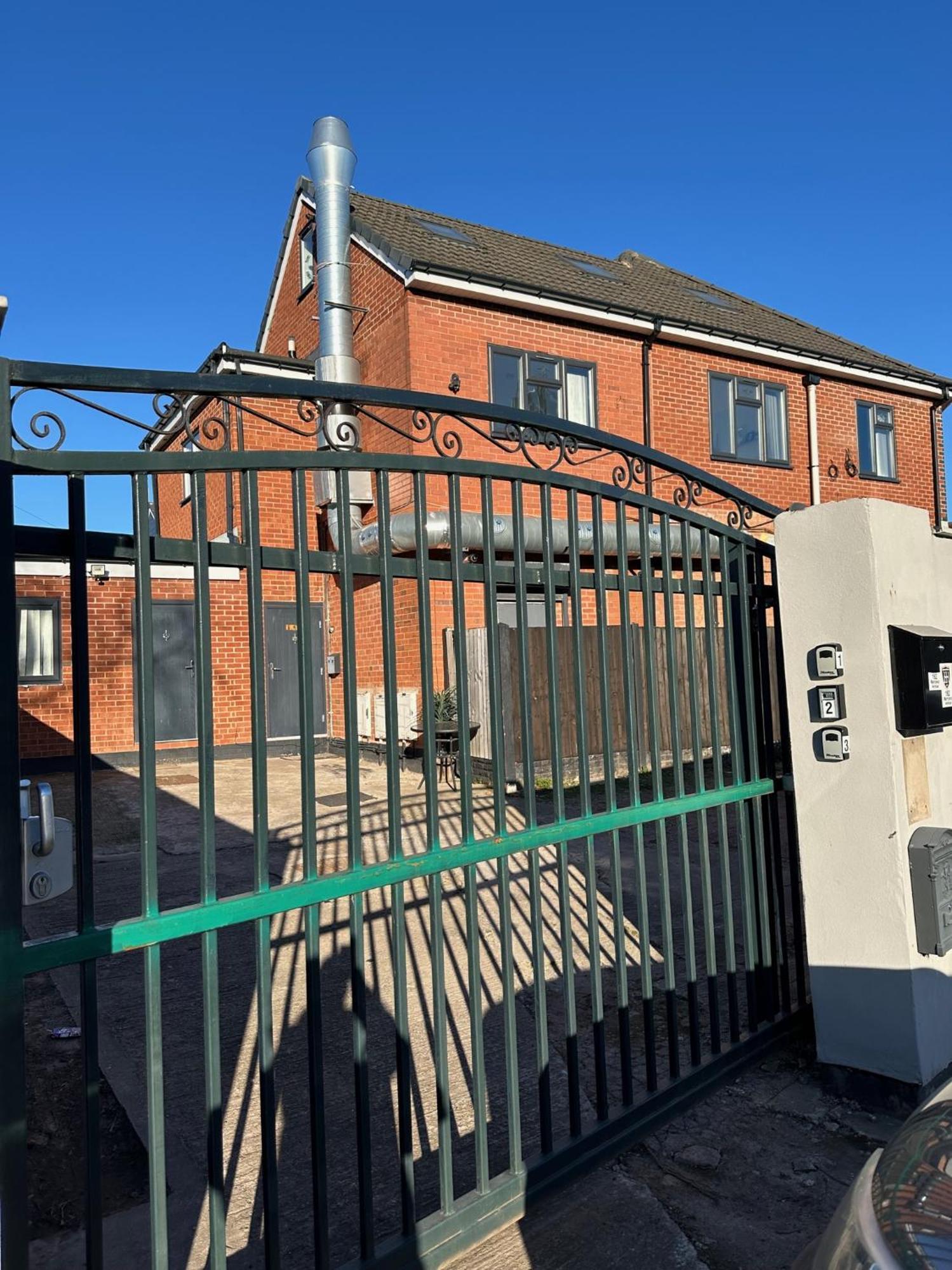 Modern & Cosy 2-Bed Apartment Near Nec, Airport & Jlr! Birmingham Exterior photo